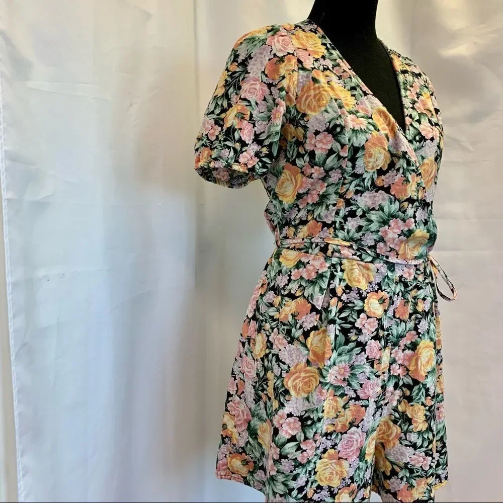 NWT AE Floral Wrap-Front Romper size medium - Picture 7 of 16